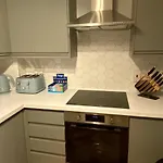 Apartamento Superb City Centre Apartment In Riverside Complex *